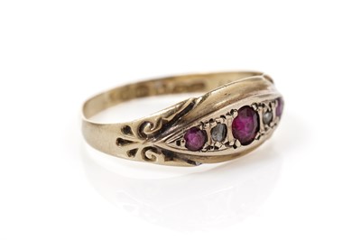 Lot 744 - A ruby and diamond ring