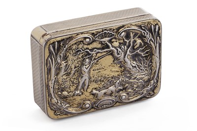 Lot 285 - A George III silver-gilt snuff box