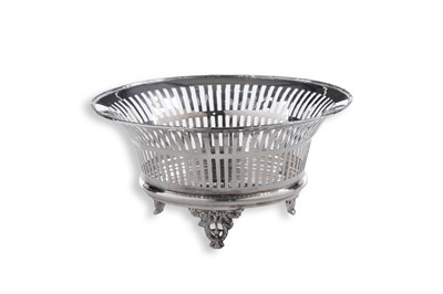 Lot 127 - An Edwardian silver pierced dish