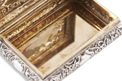 Lot 280 - A William IV Scottish silver snuff box