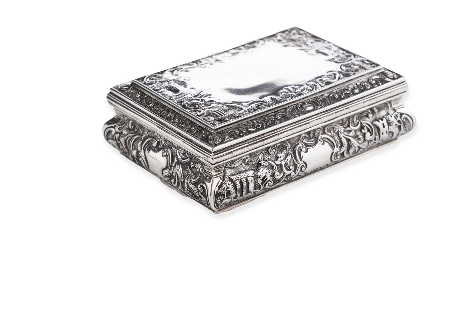 Lot 280 - A William IV Scottish silver snuff box