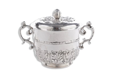 Lot 81 - A Charles II silver porringer and cover