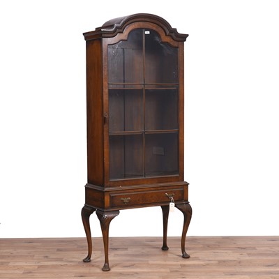 Lot 61 - A Georgian style bookcase