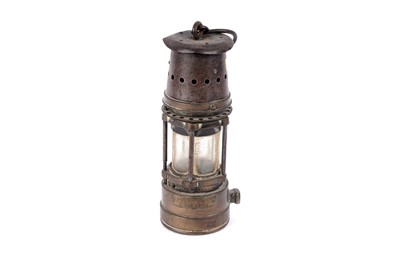 Lot 1422 - A Patterson Type G.T. ‘Baby’ miners’ lamp