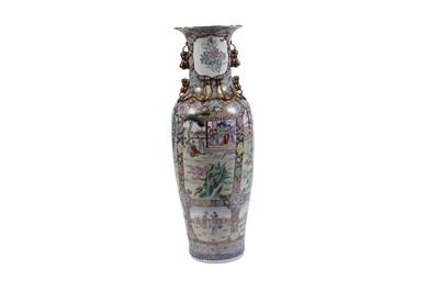 Lot 859 - A large decorative Chinese floor vase