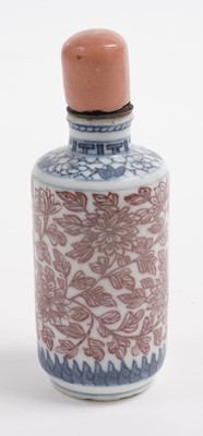 Lot 804 - A Chinese snuff bottle