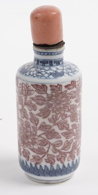 Lot 804 - A Chinese snuff bottle