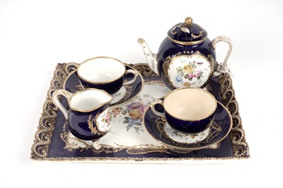 Lot 993 - A Royal Worcester Tete a Tete