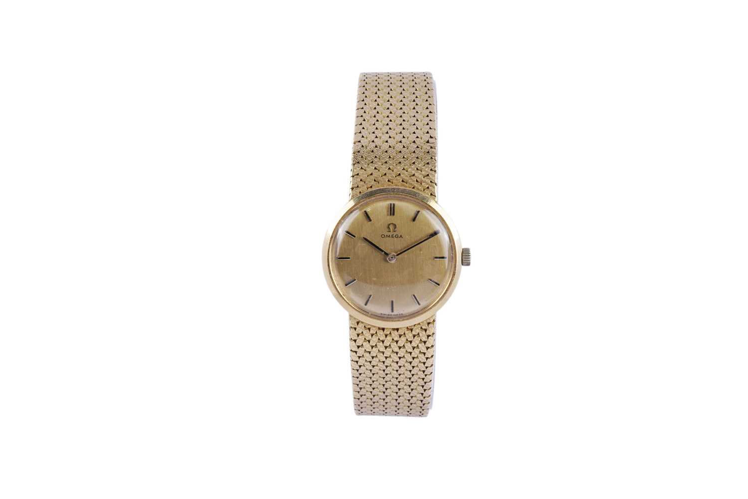 Lot 526 - Omega: an 18ct yellow gold cased wristwatch