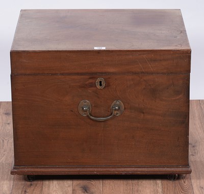 Lot 109 - A 19th Century mahogany cellarette