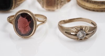 Lot 736 - A selection of gold rings