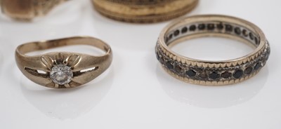 Lot 736 - A selection of gold rings