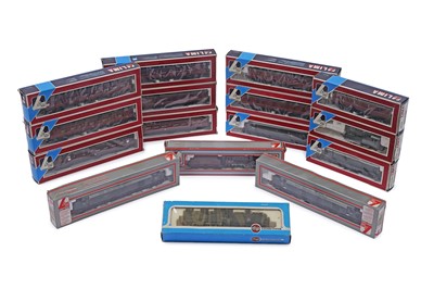 Lot 194A - A collection of Lima 00-gauge locomotives and rolling stock; and an Airfix locomotive and tender