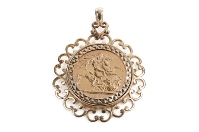 Lot 707 - A Queen Elizabeth II millennium sovereign pendant