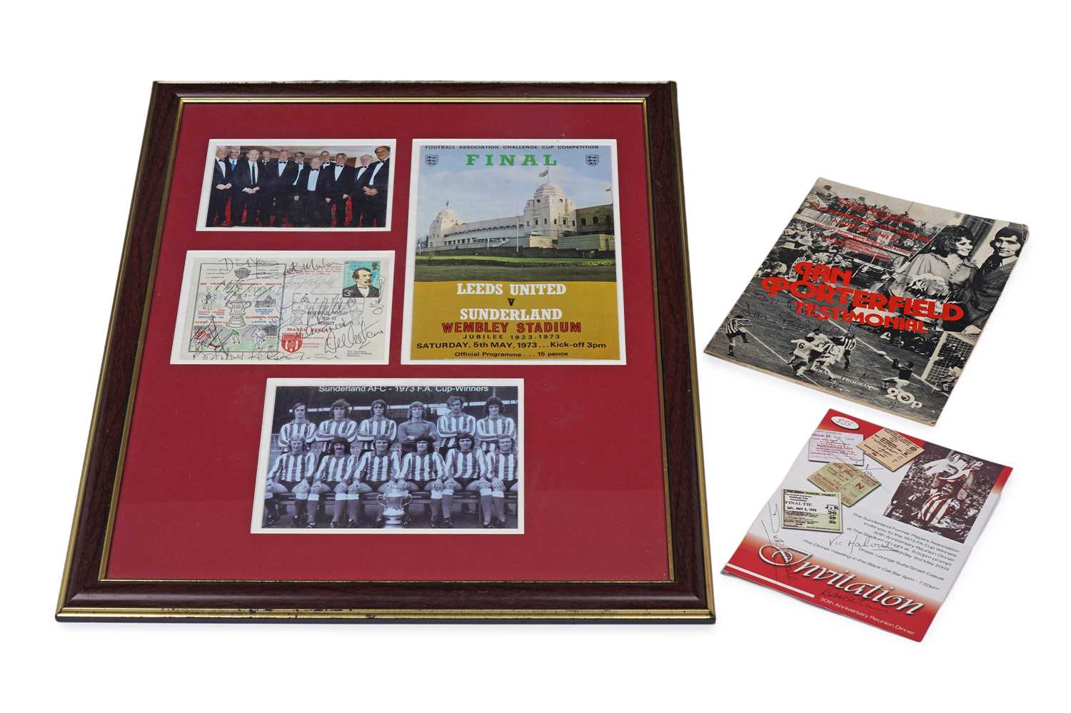 Lot 408 - A collection of signed Sunderland memorabilia and souvenirs