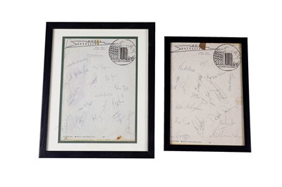 Lot 408 - A collection of signed Sunderland memorabilia and souvenirs