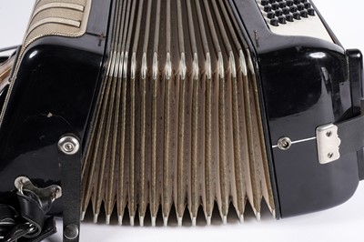 Lot 6 - A Hohner Student VM piano accordion