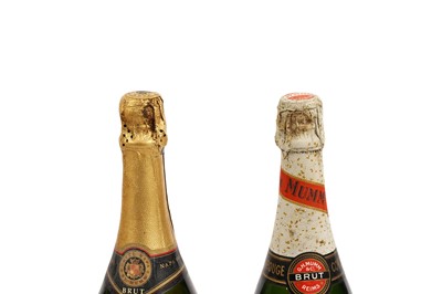 Lot 96 - A collection of champagne