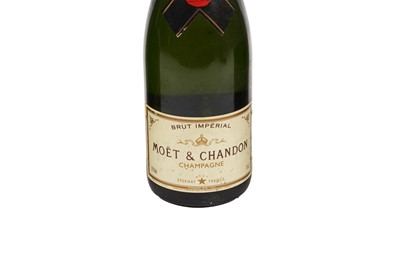 Lot 96 - A collection of champagne