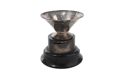 Lot 957 - A George V silver trophy bowl