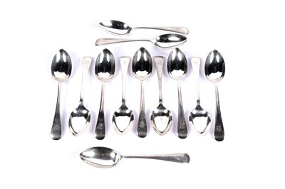 Lot 1080 - A George V set of twelve silver teaspoons