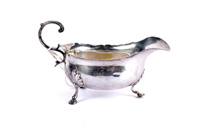 Lot 1022 - A silver sauceboat