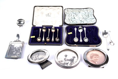 Lot 1023 - A collection of silver