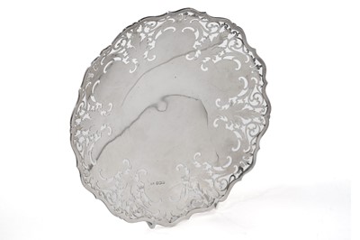 Lot 944 - A George V silver bowl