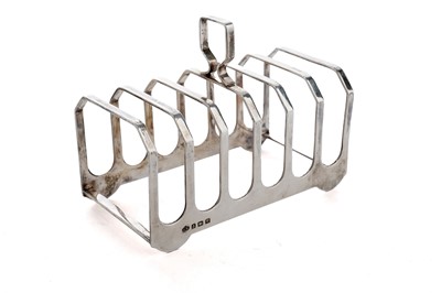 Lot 958 - A George VI silver seven-bar toast rack