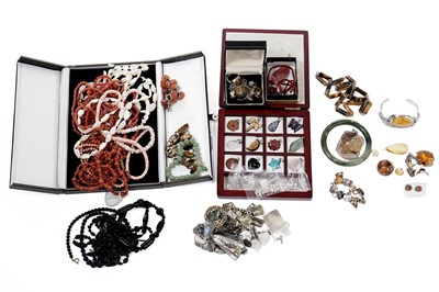 Lot 881 - A selection of mineral gemstone set jewellery