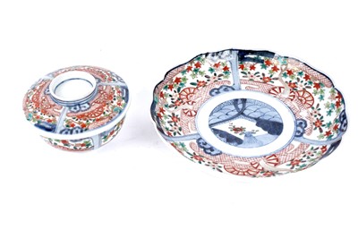 Lot 289 - An Imari bowl and cover; and matching dish