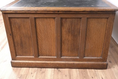 Lot 52 - A early 20th Century oak partners desk