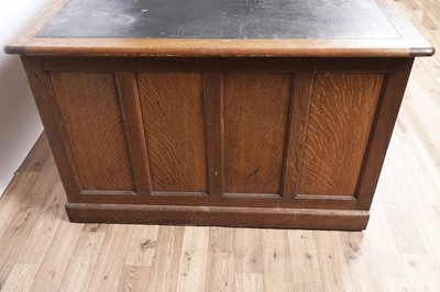 Lot 52 - A early 20th Century oak partners desk