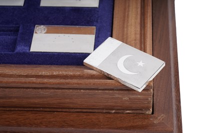 Lot 8 - A John Pinches 'Flags of the United Nations' collection of silver ingots