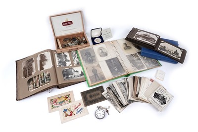 Lot 235 - A selection of collectibles