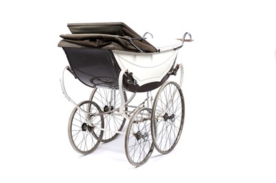 Lot 191 - A mid-20th Century Osnath coachbuilt pram