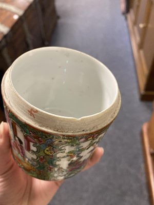 Lot 324 - ﻿﻿A selection of Chinese famille rose ceramics