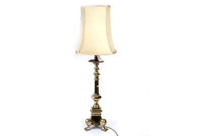 Lot 258 - A gilt cast metal table lamp