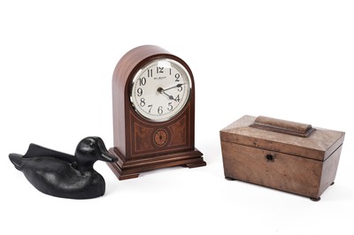 Lot 168 - A 20th Century inlaid mahogany mantle clock