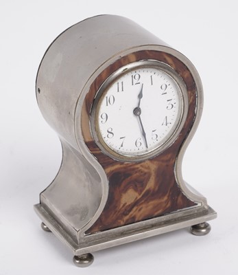 Lot 230 - A collection of miniature clocks