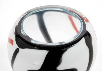 Lot 100 - An Oiva Toikka vase