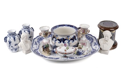 Lot 442 - A selection of British and Continental ceramics