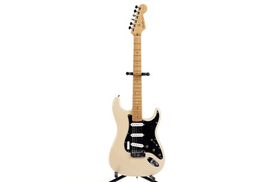 Lot 100 - A Fender Deluxe Stratocaster