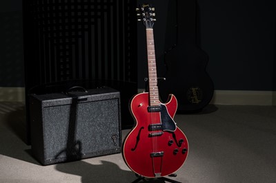 Lot 159 - A Gibson ES 135