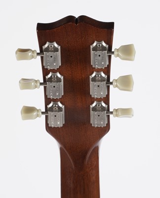 Lot 164 - A Gibson ES 333