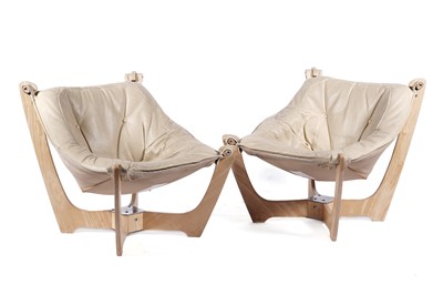 Lot 9 - Odd Knutsen: a pair of ‘Luna’ cream leather slung lounge chairs