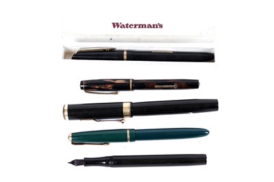 Lot 435 - A selection of fountain pens