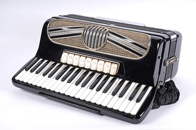 Lot 11 - A Hohner Verdi VN 120 bass accordion