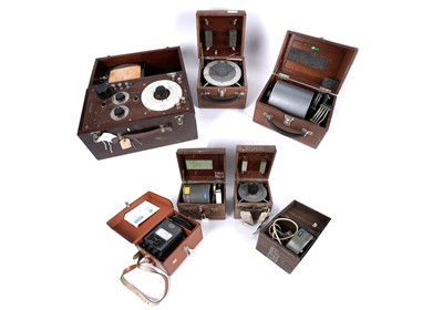 Lot 404 - A selection of scientific instruments