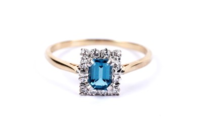 Lot 52 - A topaz and diamond ring